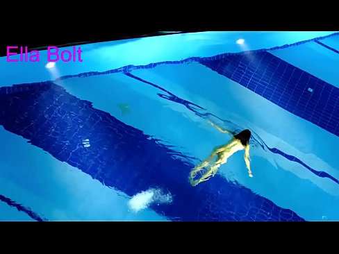 ❤️ Ma nistax nieqaf nara, blonda żagħżugħa maqbuda tgħum nuda fil-pool tar-resort ELLA BOLT Sess ta' kwalità lilna ❌