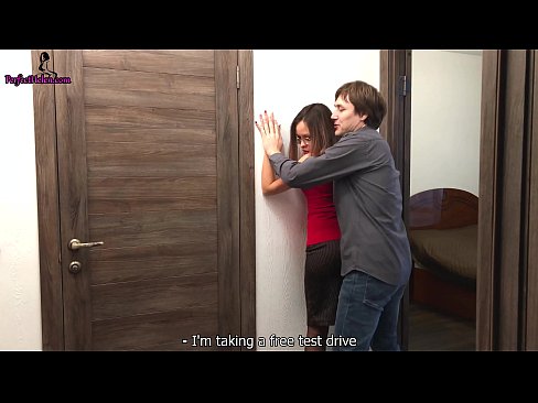 ❤️ Sexy Realtor Sensually Jerks Pussy tagħha u Fucks Waqt li Tbiegħ l-Appartment tagħha - Krempai Sess ta' kwalità lilna ❌