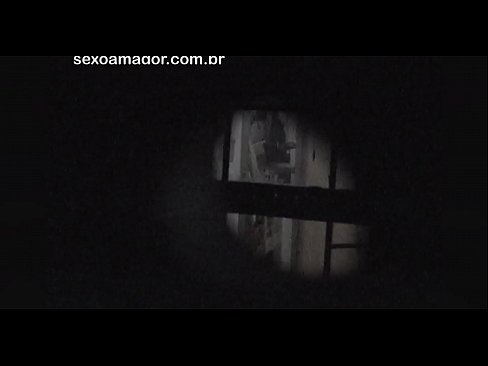 ❤️ Blondie tiġi filmata segretament minn voyeur tal-viċinat moħbi wara briks vojta Sess ta' kwalità lilna ❌